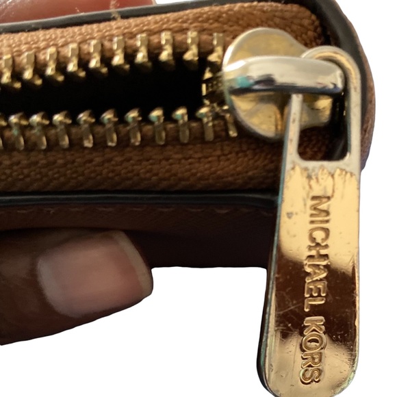 Michael Kors Large brown wallet - Picture 3 of 12